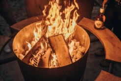 MOESTA-BBQ Bandit FirePlace 57cm Durchmesser 9 MOESTA-BBQ Bandit FirePlace 57cm Durchmesser -Cafiro Geschäft bandit feuer anwendung 1200x800x72dpi 820