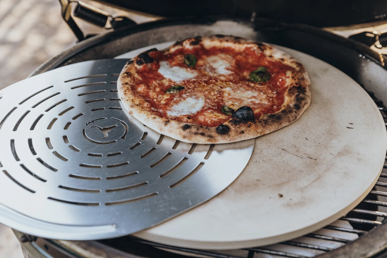 MOESTA-BBQ Pizzaschieber Gelocht 6 MOESTA-BBQ Pizzaschieber Gelocht – Bild 6